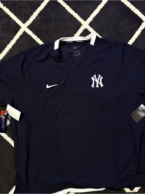 NWT Nike New York Yankees Short Sleeve warm up jersey